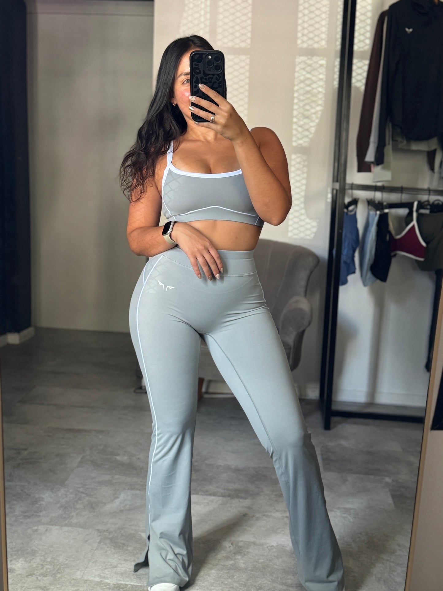 Conjunto oliva gris