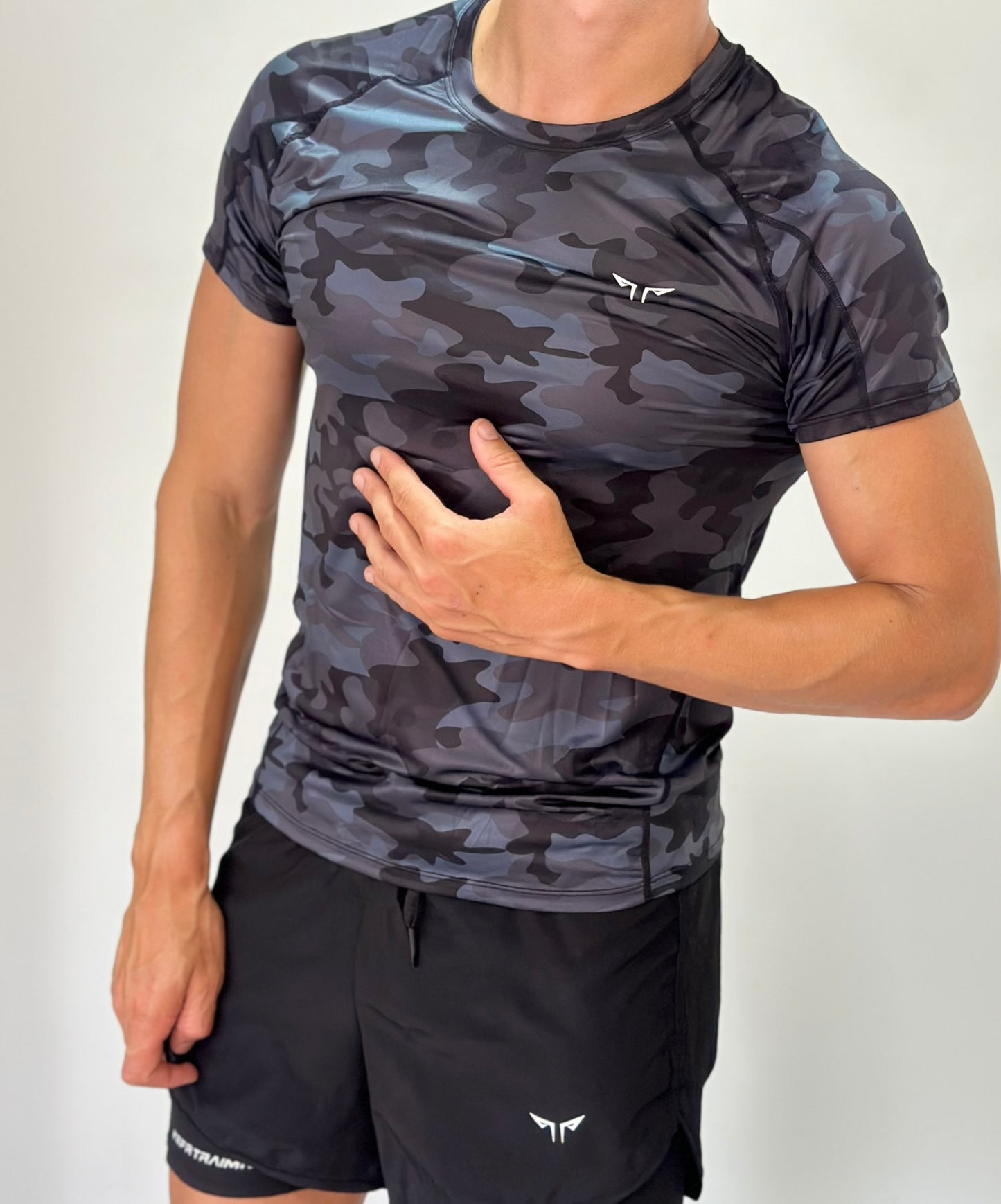 Remera deportiva de compresión Camo