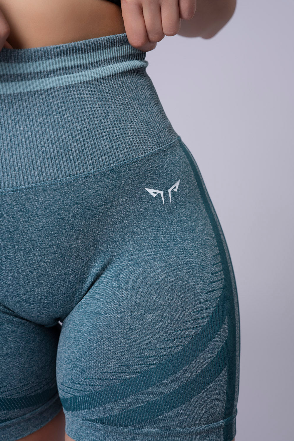 Short CON FUNCE  kentia